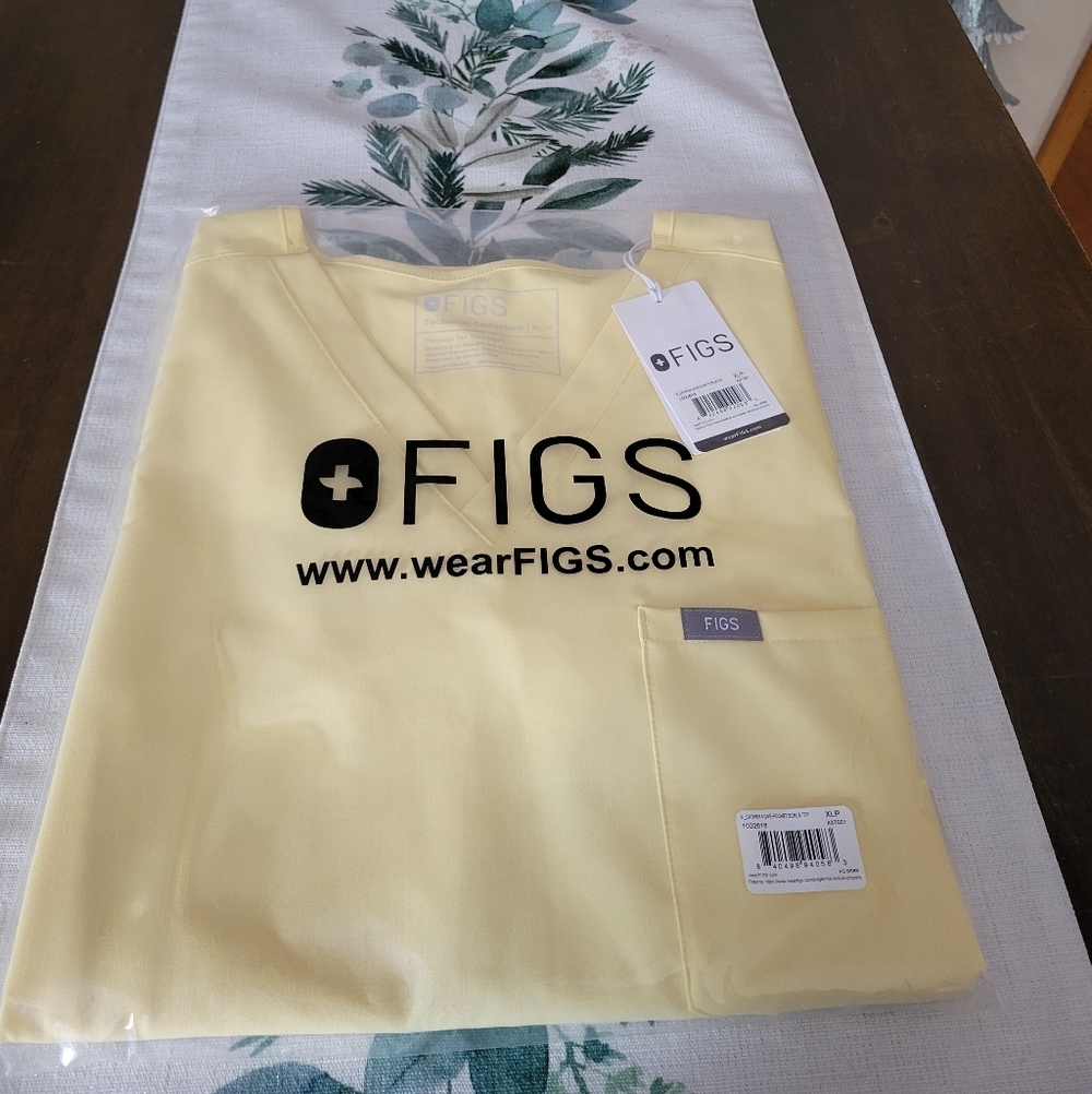 FIGS BUTTER YELLOW Catarina Scrub Top - Size XL Petite - NWT